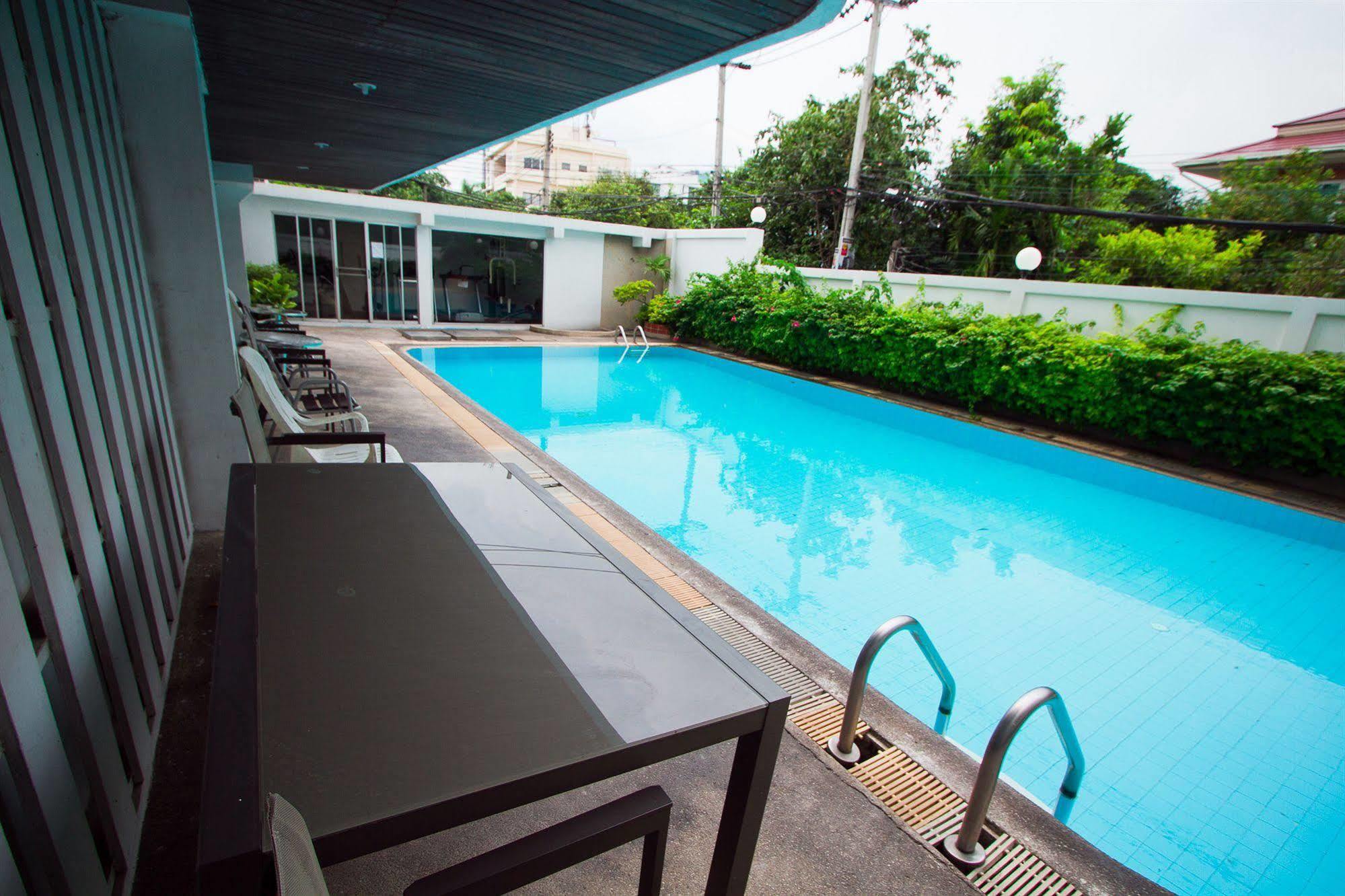 The Xp Bangkok Hotell Exteriör bild