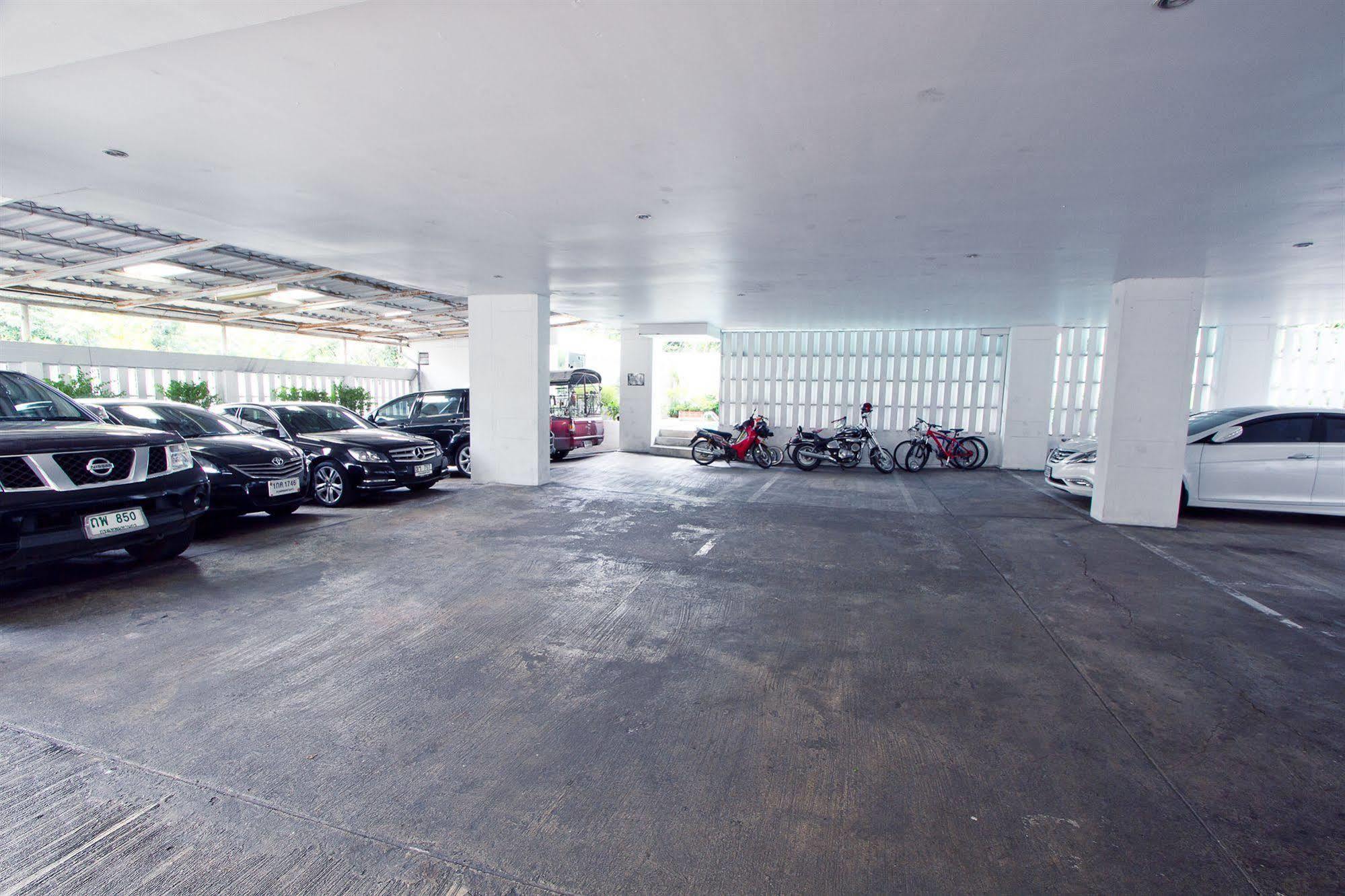 The Xp Bangkok Hotell Exteriör bild